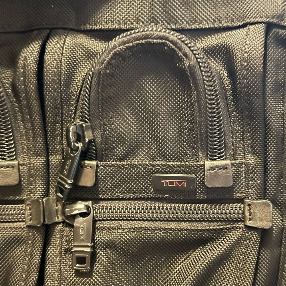 Tumi Travel Canvas Messenger Bag with Travel Slip And Shoulder Strap Laptop